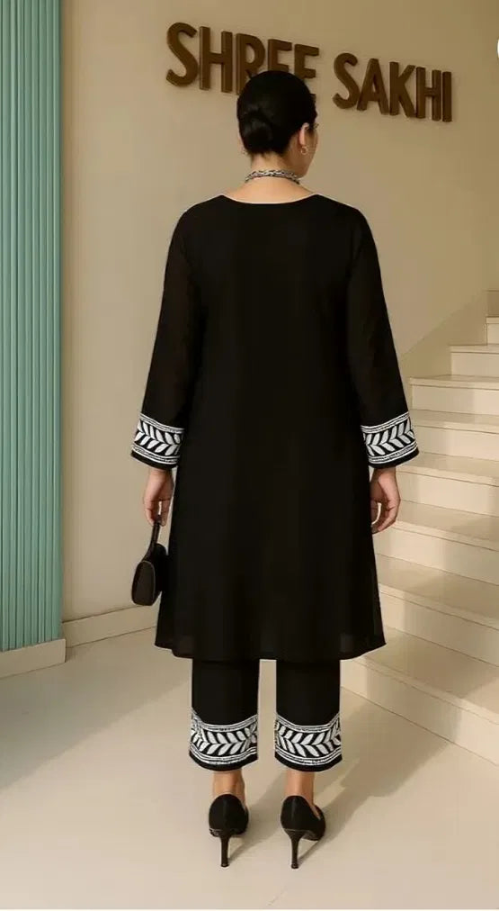 Chikankari Georgette Kurti Set – Black Elegance with White Hand Embroidery (44–45”)